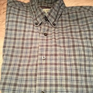 Men’s traditional long sleeve button down shirt